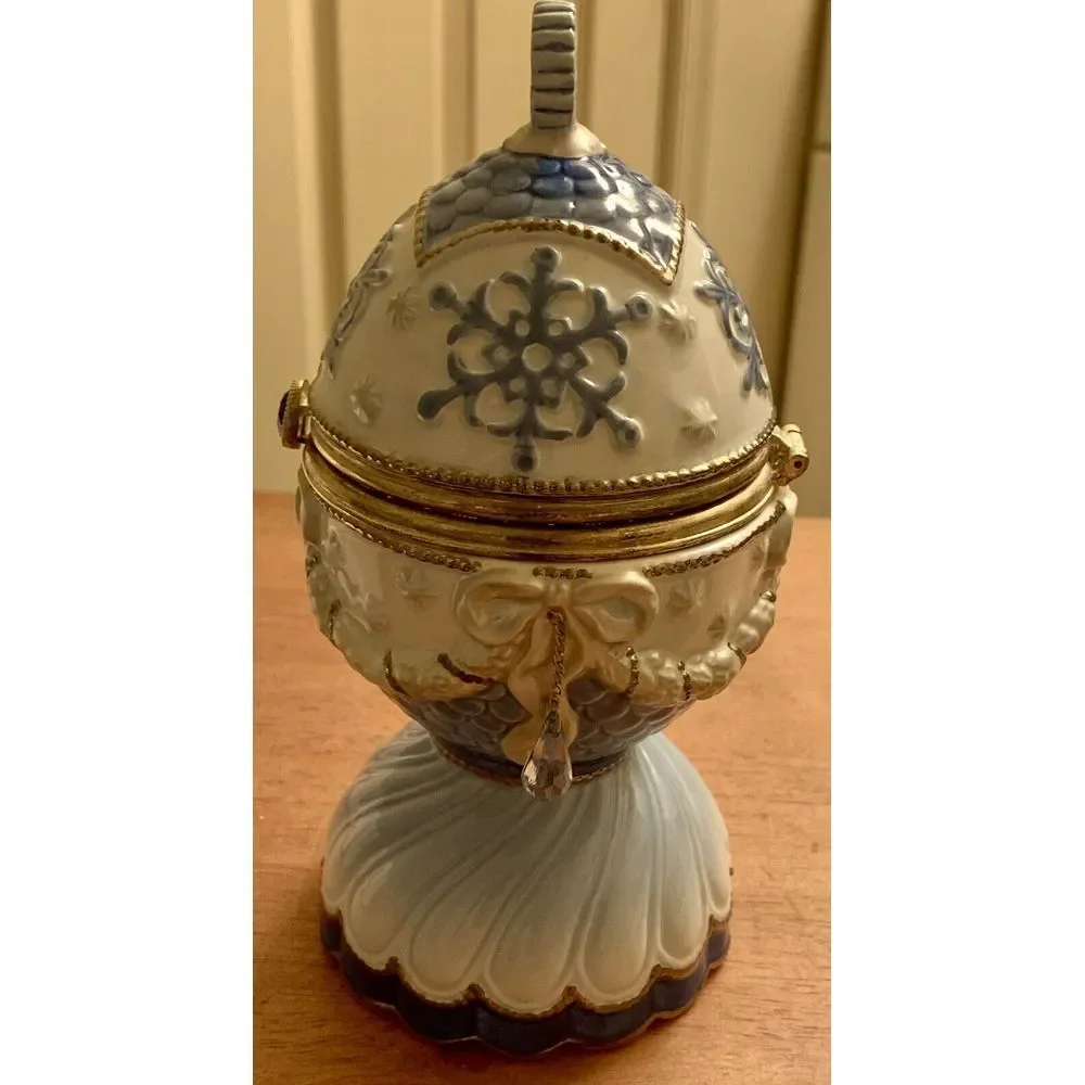 Sankyo Home For Holidays Revolving Musical Egg‎ Plays 
